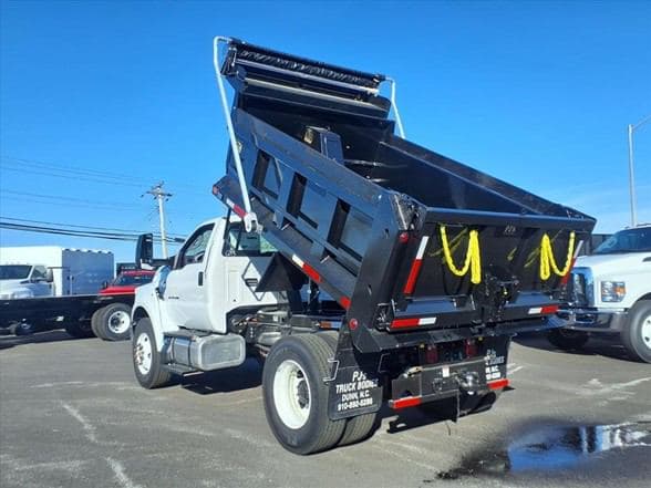 2027 Ford F750 XL SD image 5