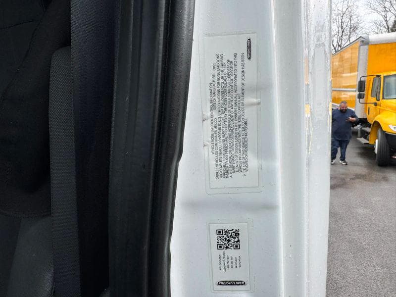 2021 Freightliner Cascadia image 31