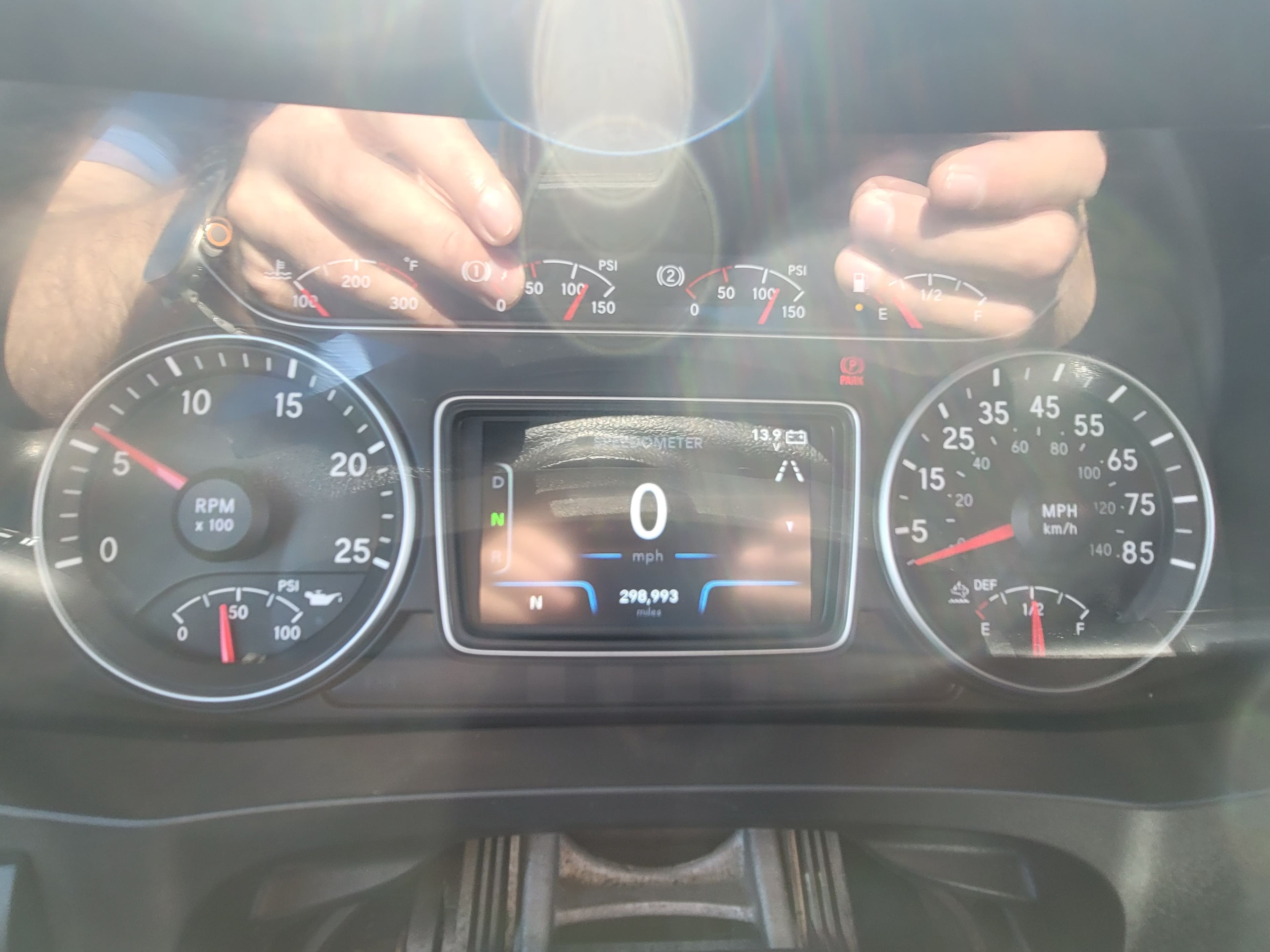 2022 International LT image 12