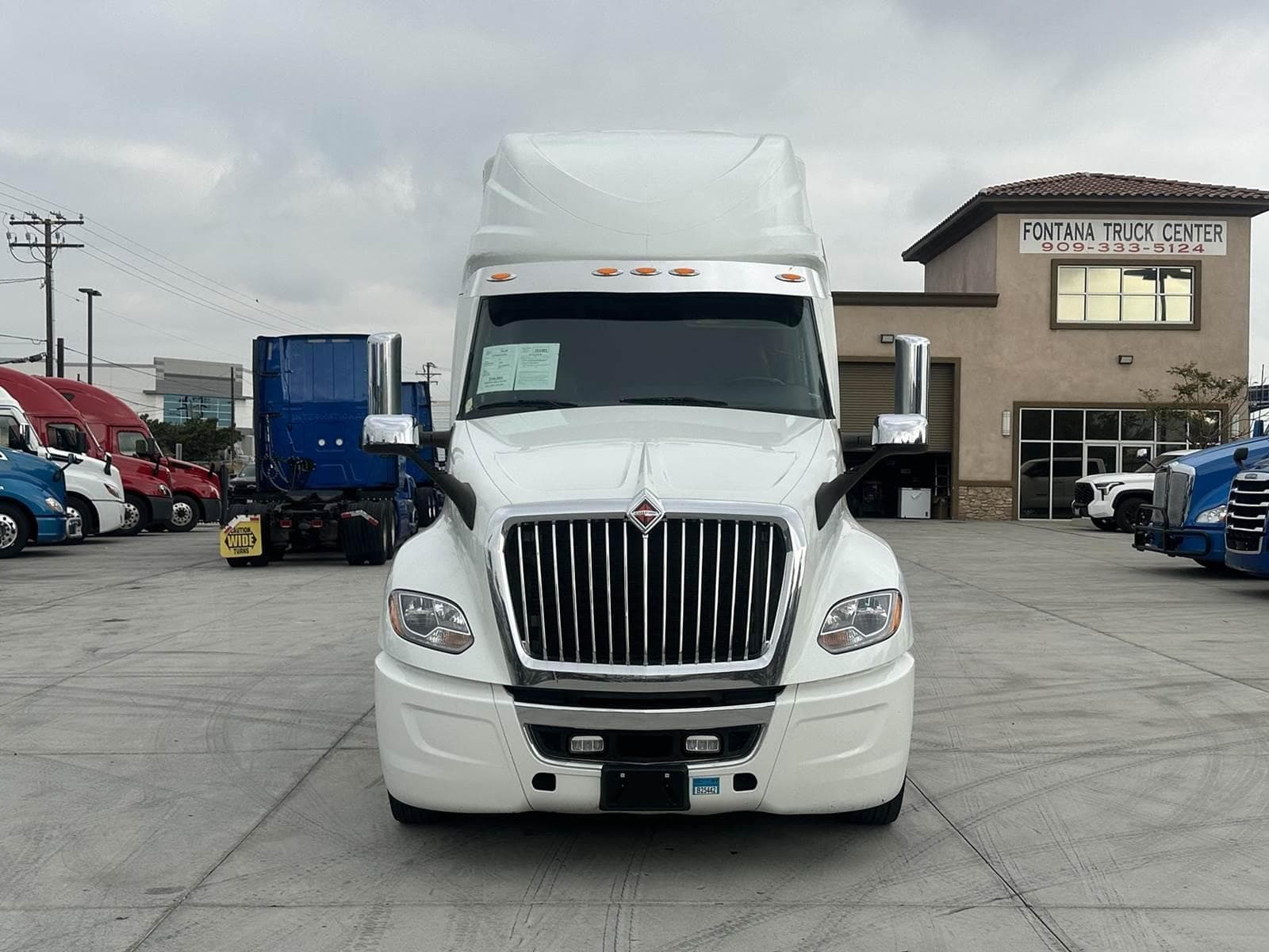 2022 International LT Sleeper Semi Truck - Raised Roof Sleeper, A26 450HP, 12 Speed Automatic image 2