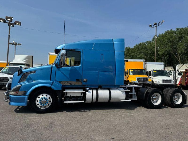2012 Volvo VNL image 57