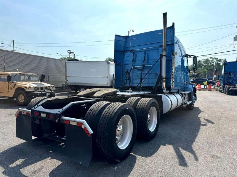 2012 Volvo VNL image 44