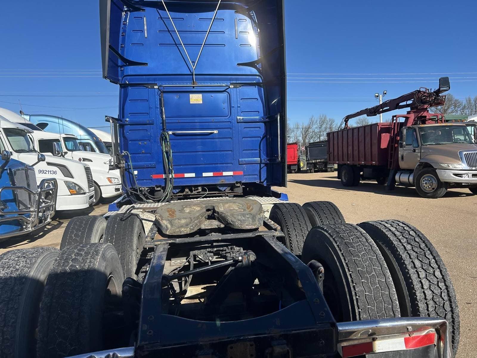 2016 Volvo VNL64T670 image 7