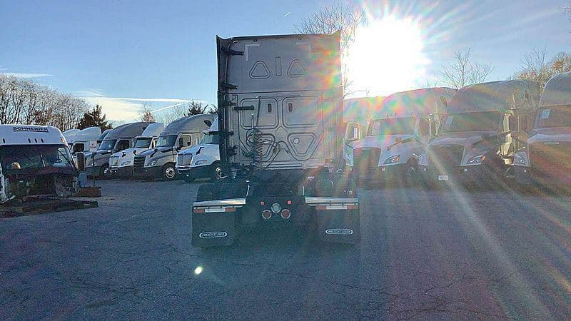 2024 Freightliner Cascadia 126 image 9