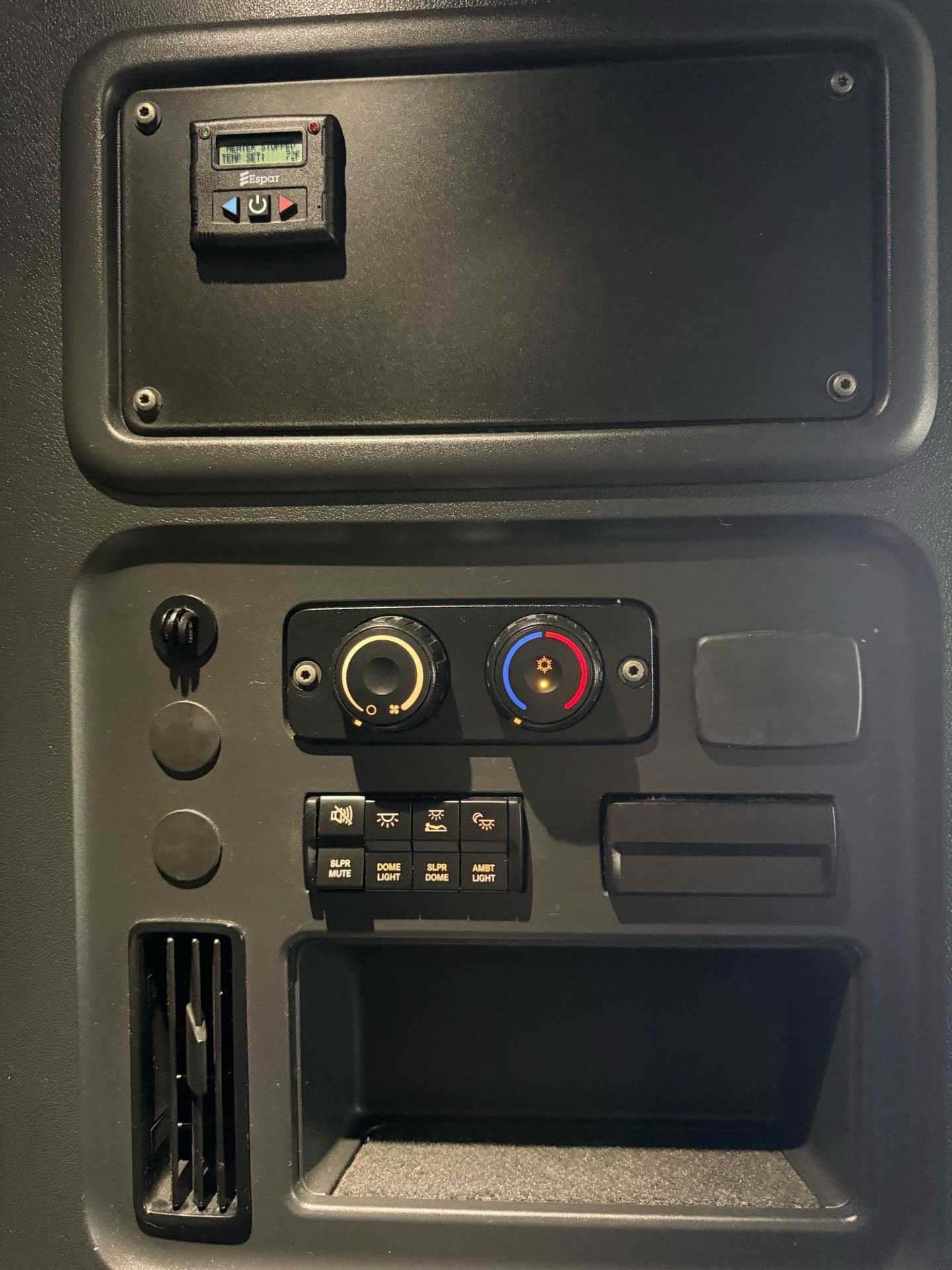 2022 Freightliner - 445k - 12k Hours - 455HP image 3