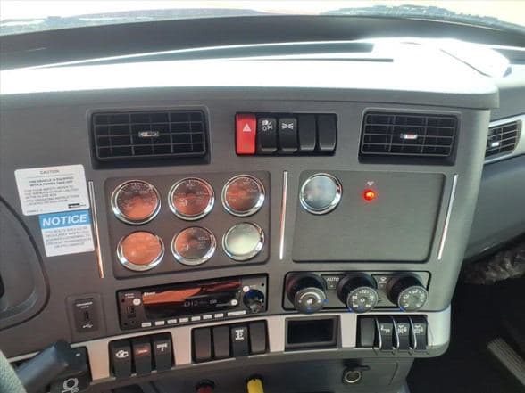 2025 Kenworth T880 image 13