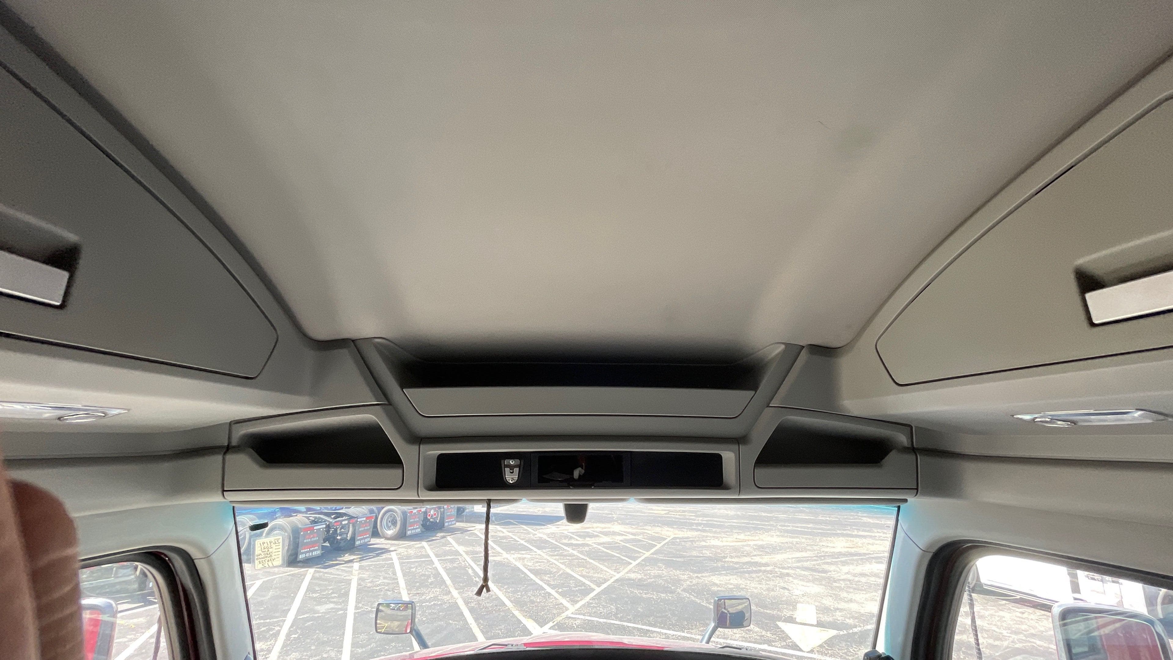 2021 Kenworth T680 image 14