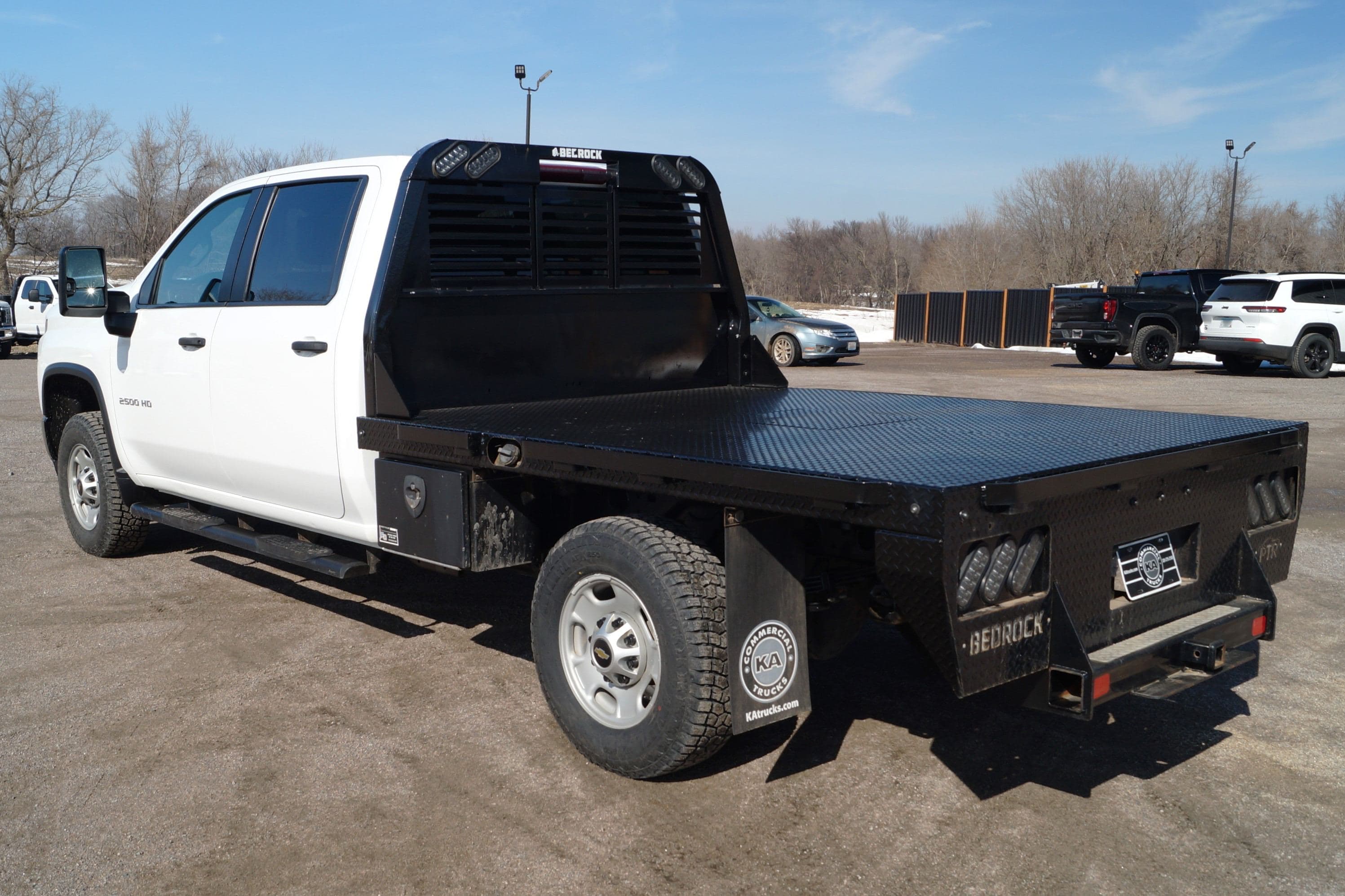 2023 Chevrolet Silverado 2500 WT - 8ft Flatbed - 4WD 6.6L V8 image 7