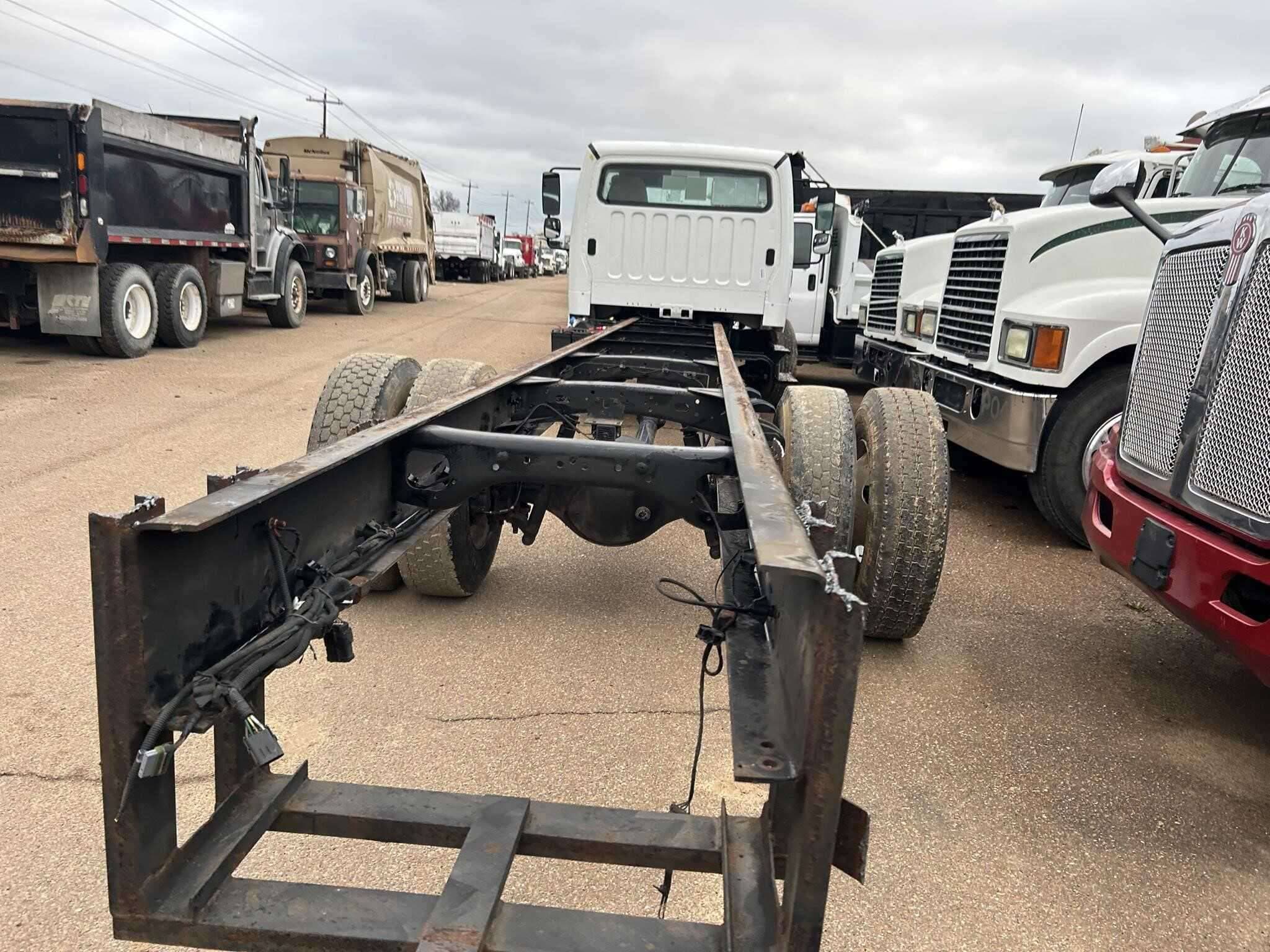 2017 Freightliner M2 image 8