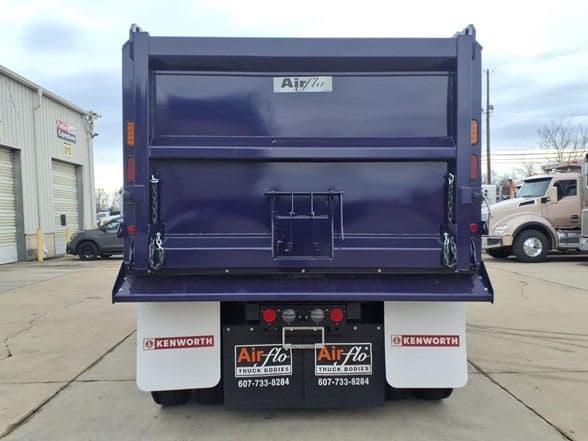 2025 Kenworth T880 image 6