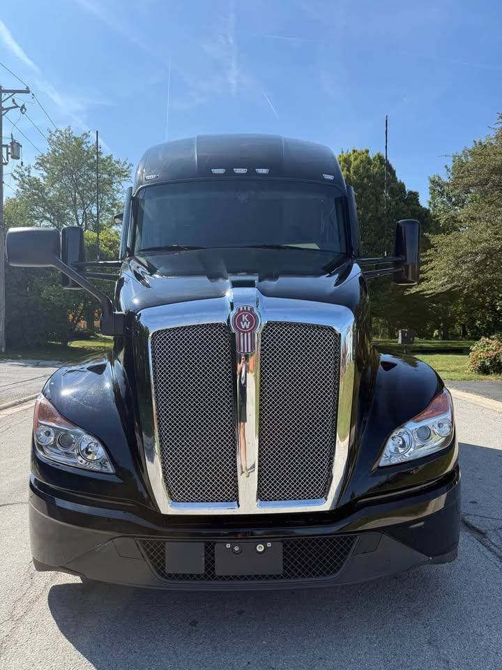 2022 Kenworth T680 image 4