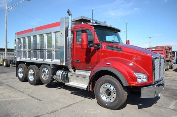 2025 Kenworth T880 image 2