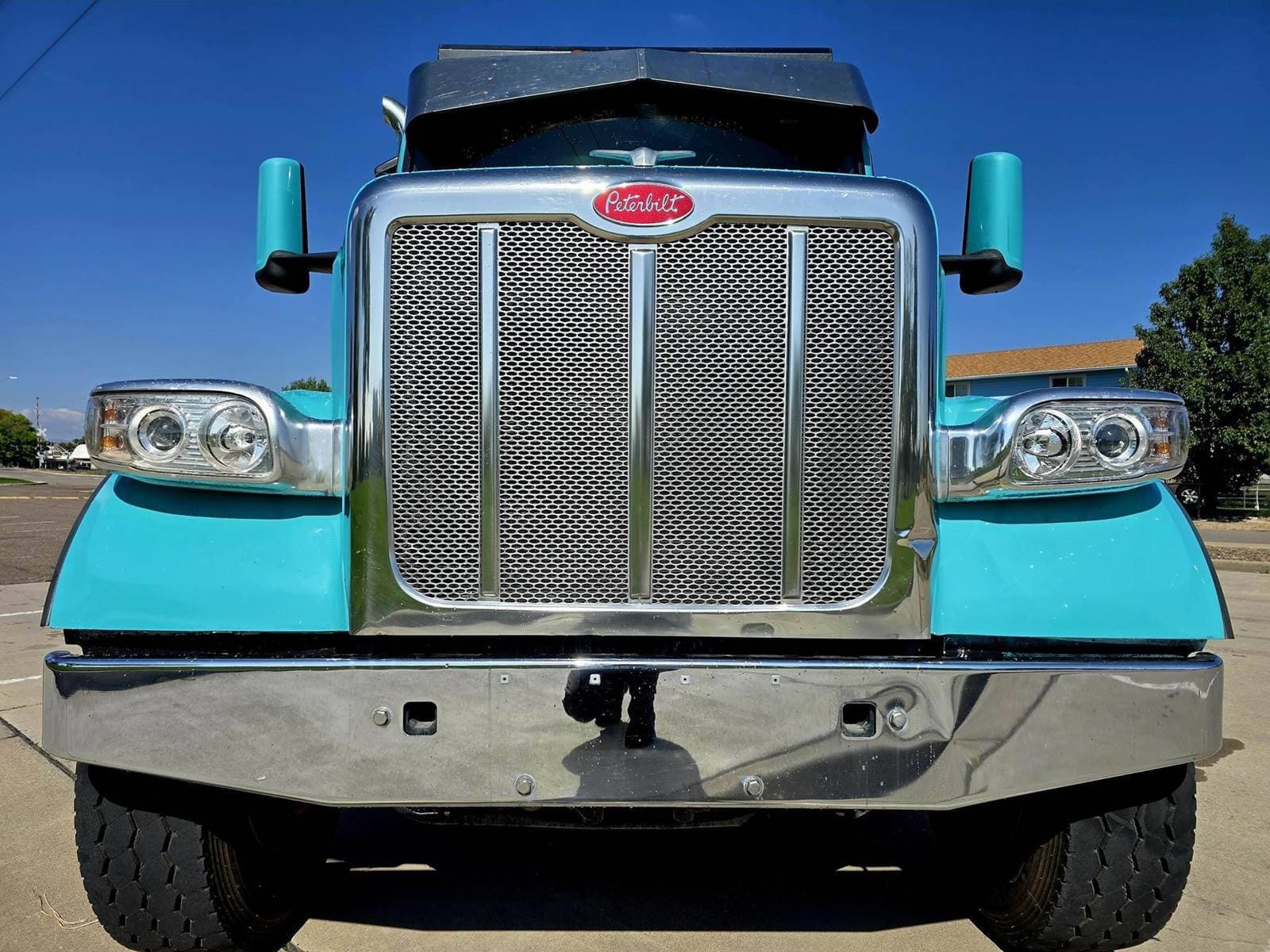 2022 Peterbilt 567 image 1