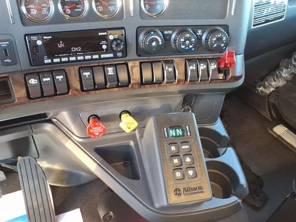 2026 Kenworth T880 image 16