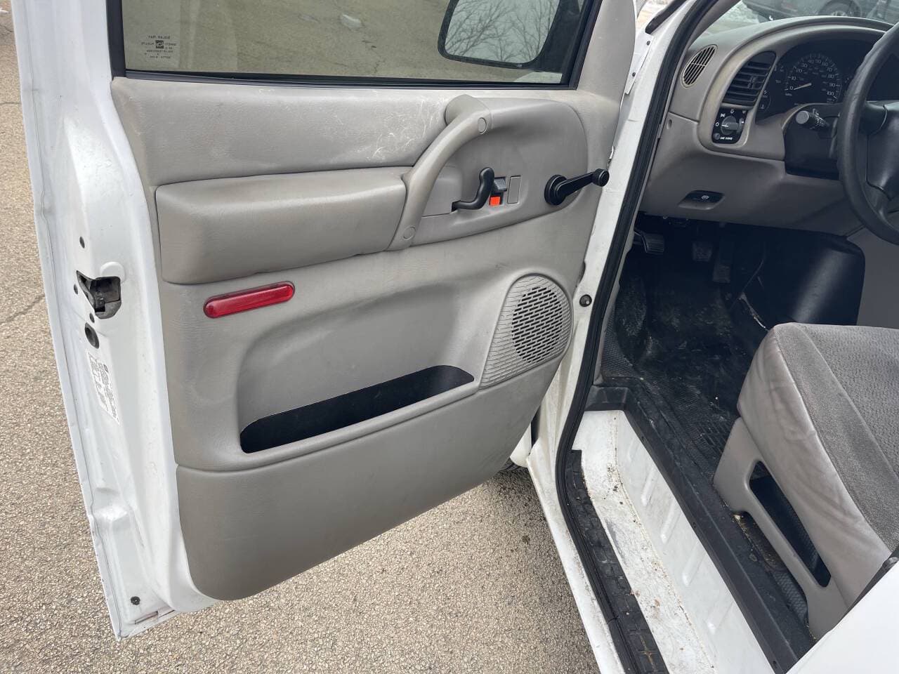 2005 Chevrolet 1500 image 11