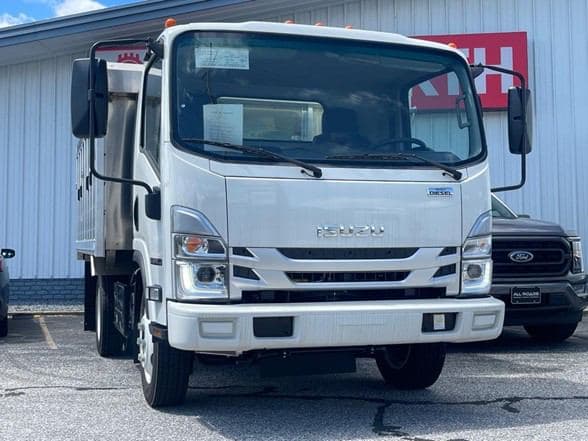 2024 Isuzu 3500 image 2