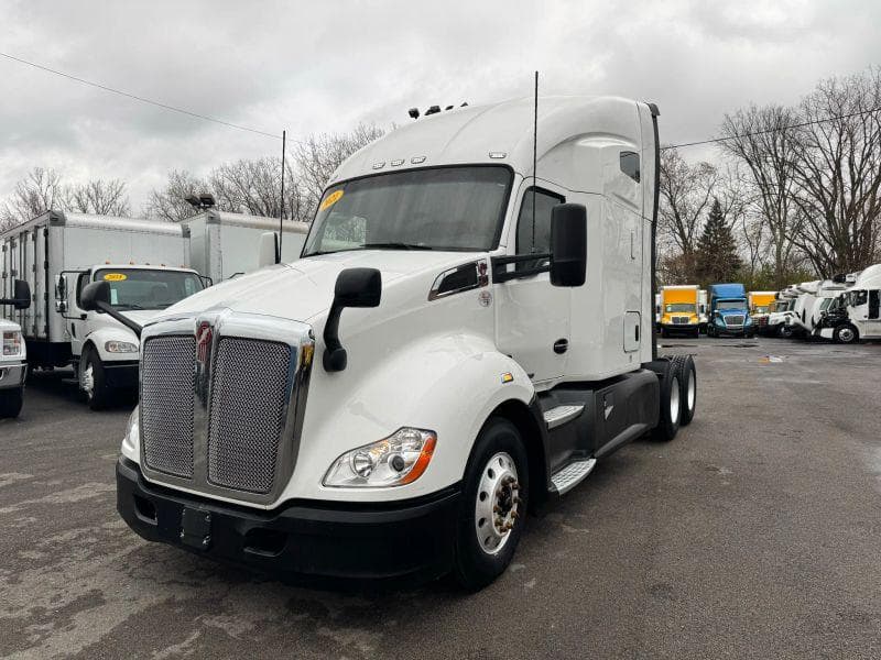 2021 Kenworth T600 image 2