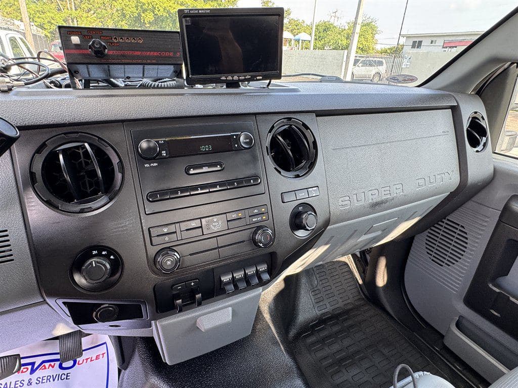 2016 Ford F550 image 61