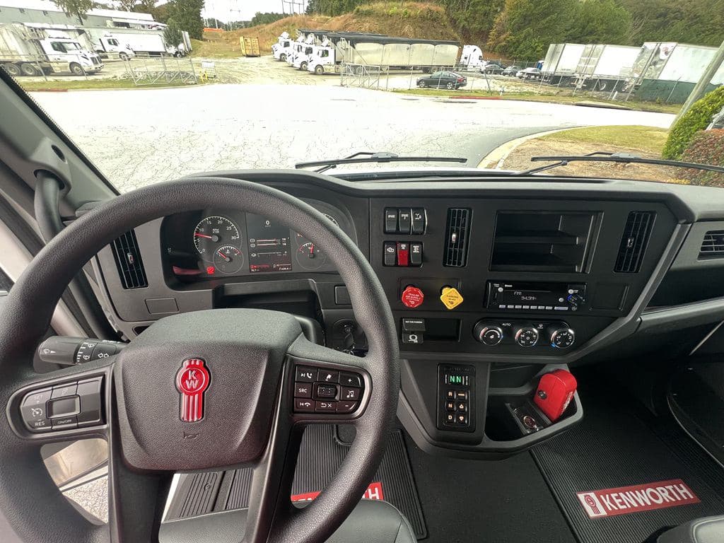 New 2026 KENWORTH T280 image 11