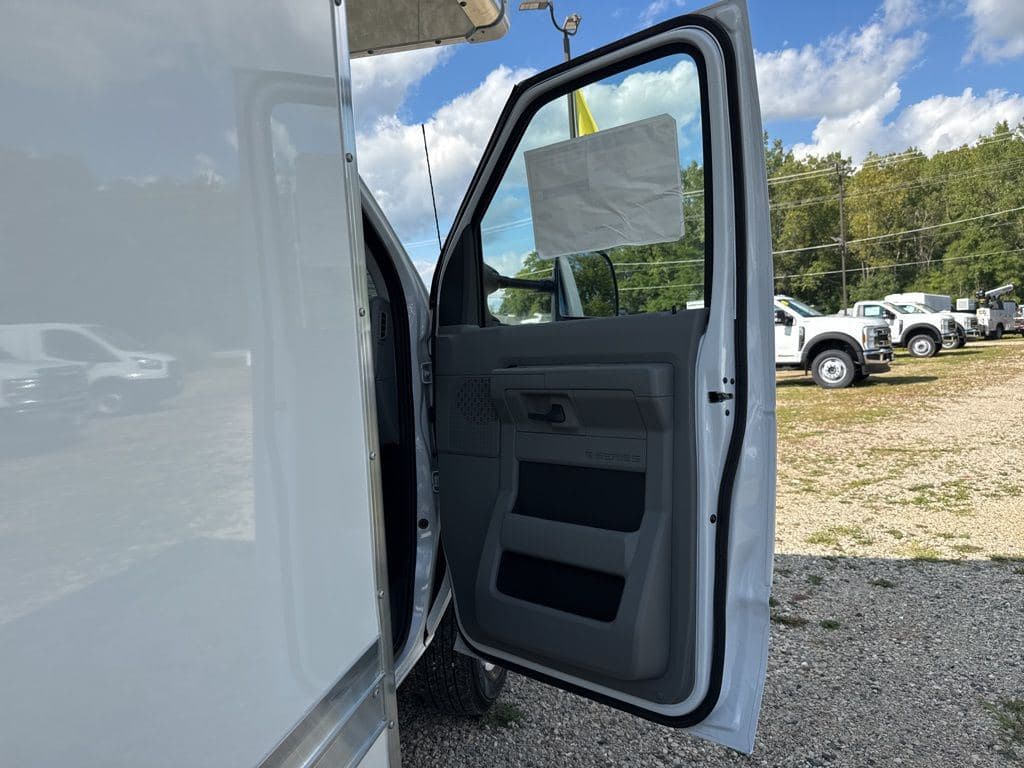 2026 Ford E-350SD Base Box Van image 15