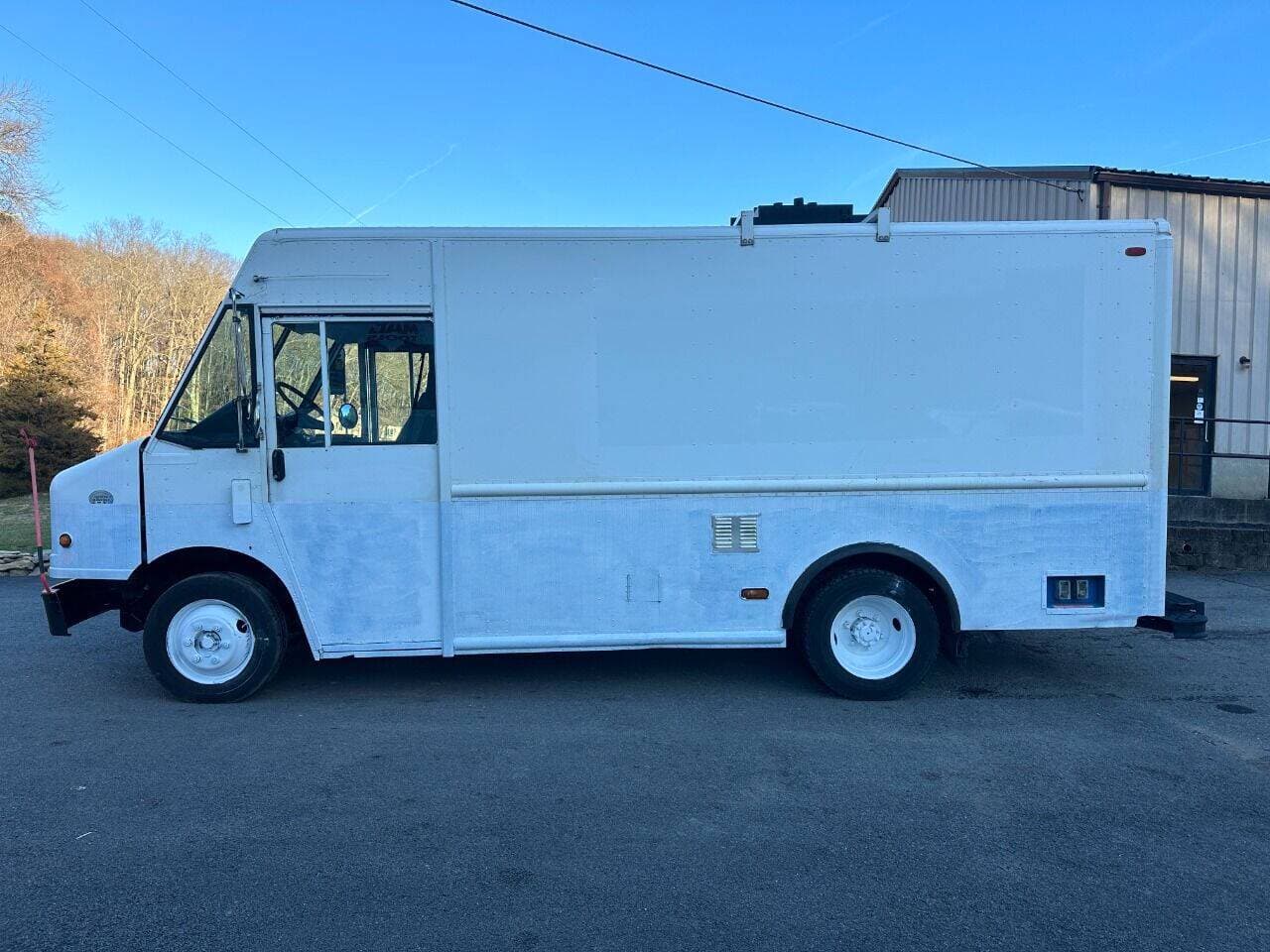 2010 Freightliner MT45 image 1