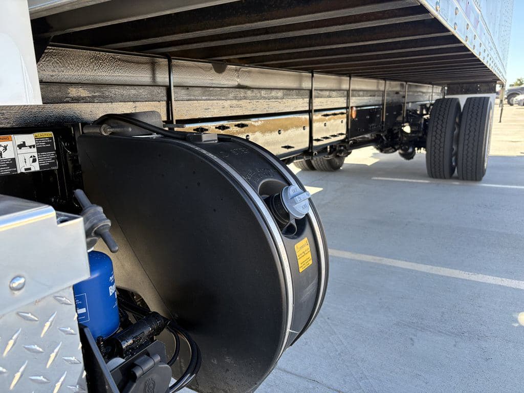 Used 2022 KENWORTH T270 image 8
