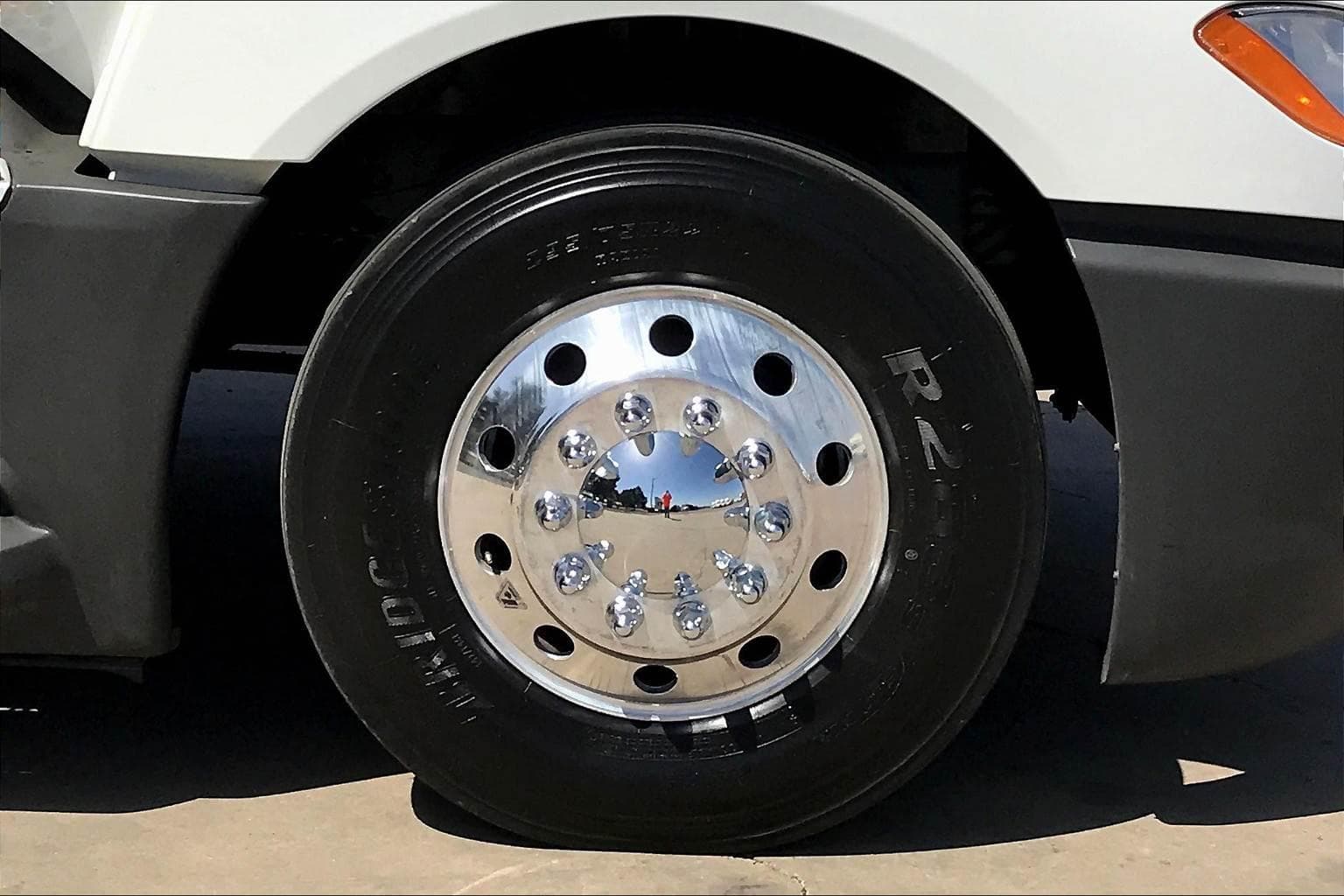 2022 International LT625 Sleeper Semi Truck - 56" Hi Rise Sleeper, Cummins 400HP, 12 Speed image 9