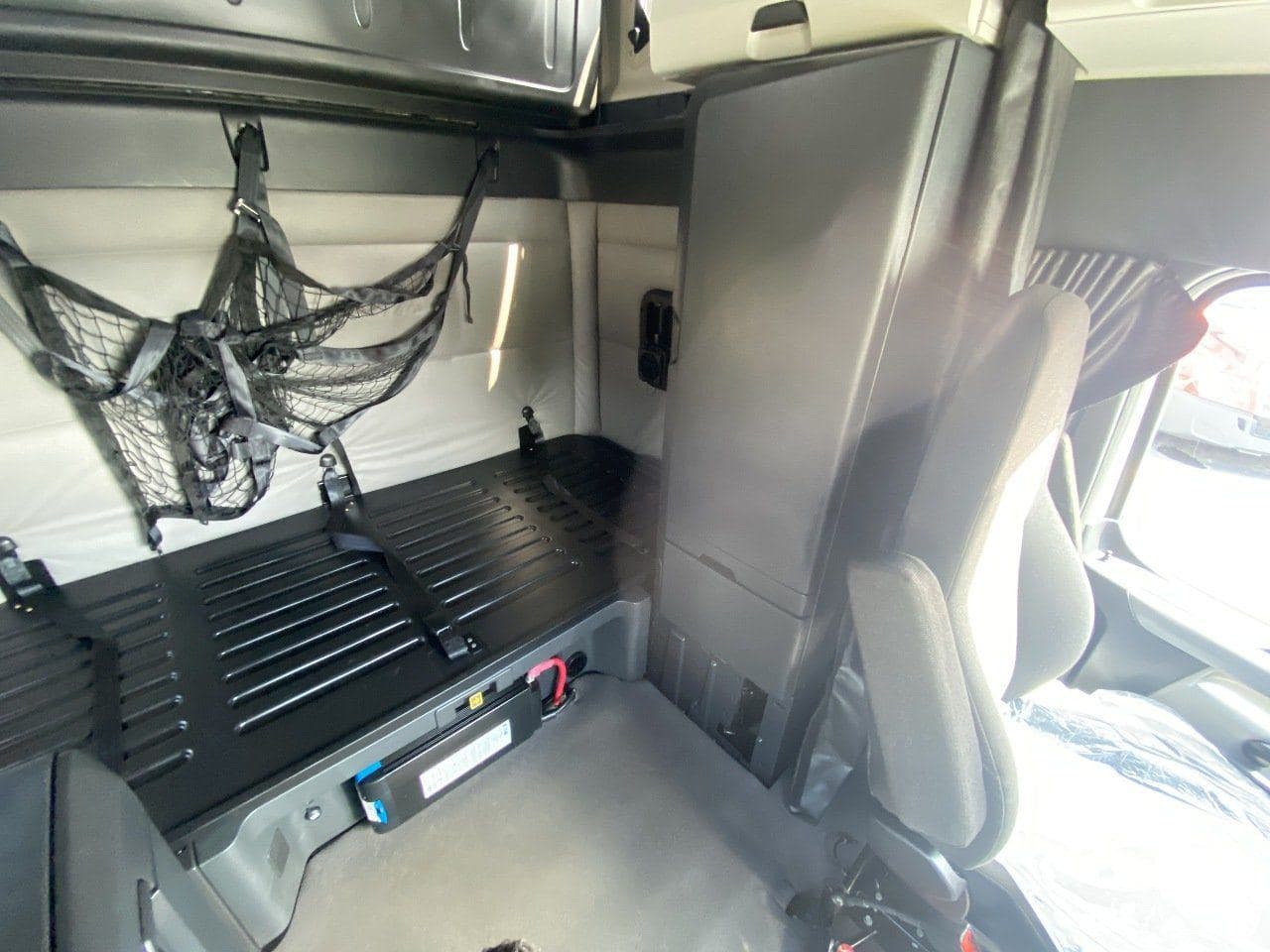 2020 FREIGHTLINER Cascadia CA126 Tandem Axle Sleeper image 15