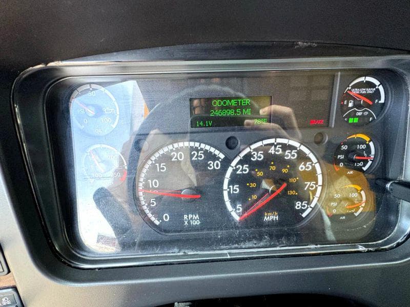 2019 Freightliner Cascadia 125 image 32