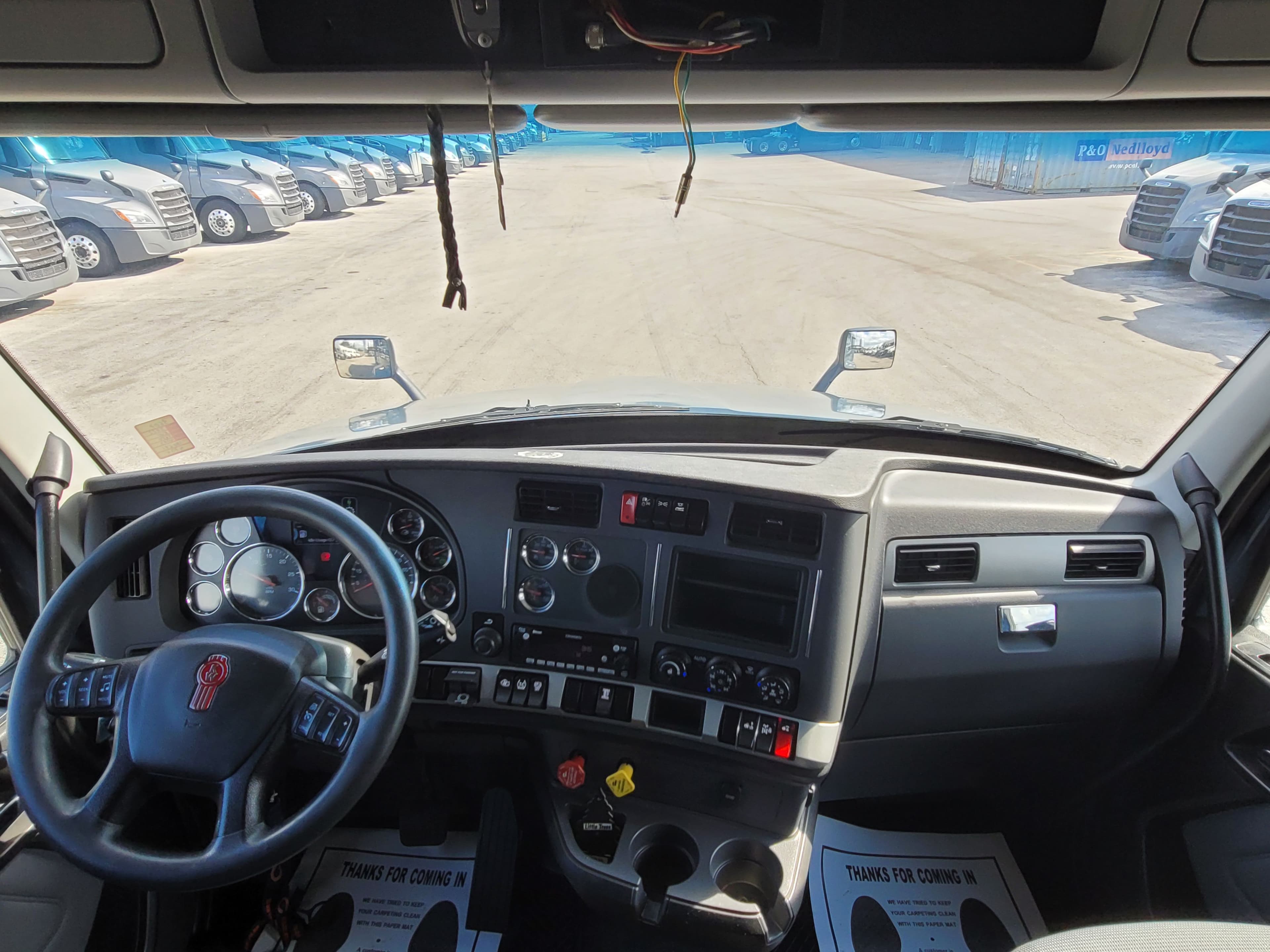 2022 Kenworth T680 image 10