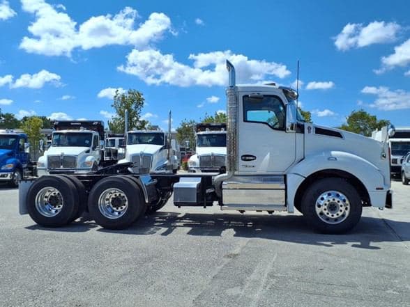 2025 Kenworth T880 image 17