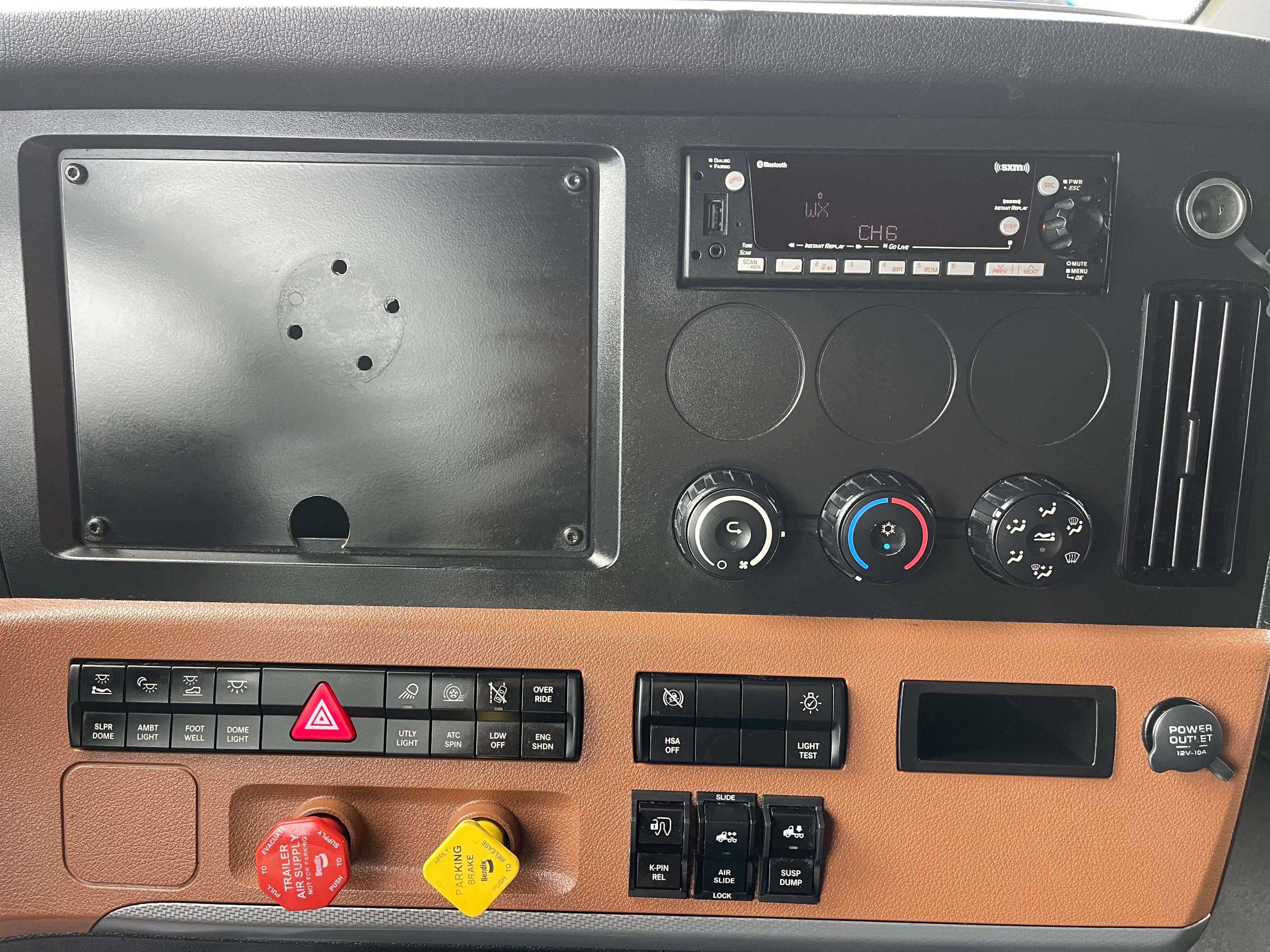 2022 Freightliner Cascadia 126 image 20