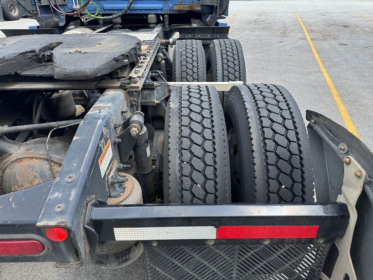 2019 Freightliner Cascadia 126 image 8