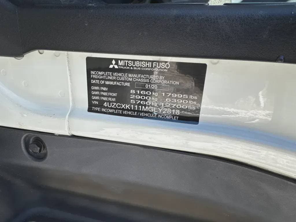 Used 2021 MITSUBISHI FUSO Box Truck - Straight Truck, Moving Van, Cabover Truck - COE - FE180G For Sale image 12