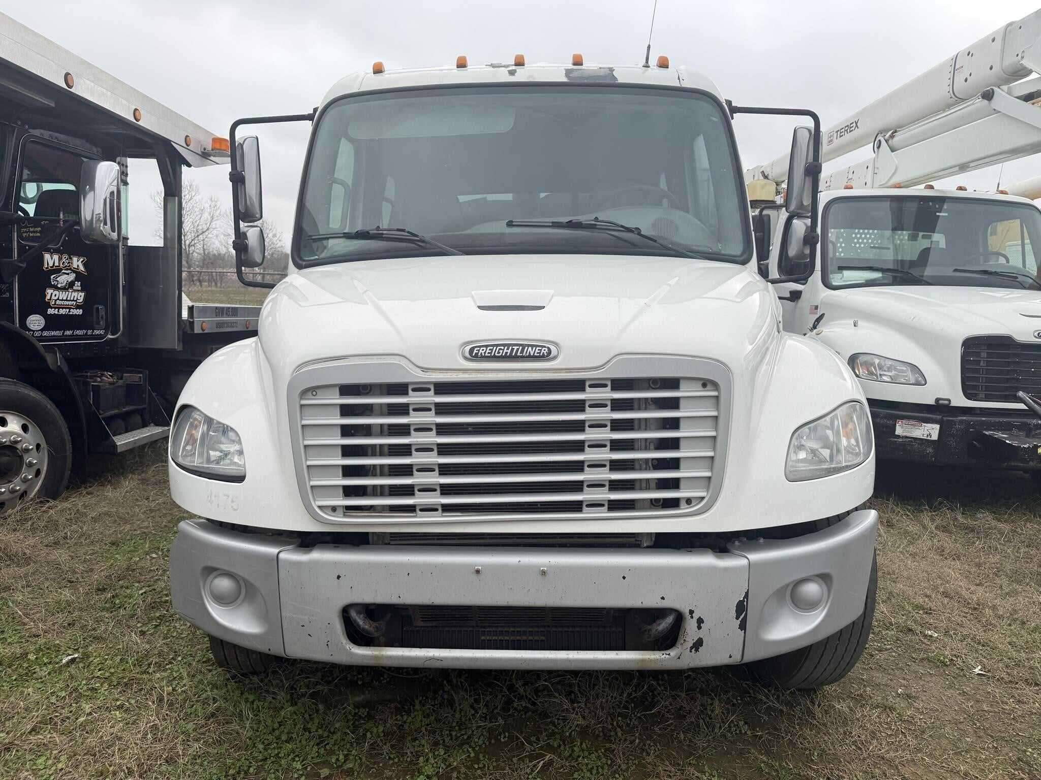 2017 Freightliner M2 image 14