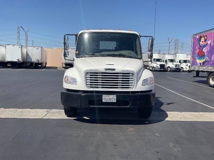 2021 Freightliner M2 image 13