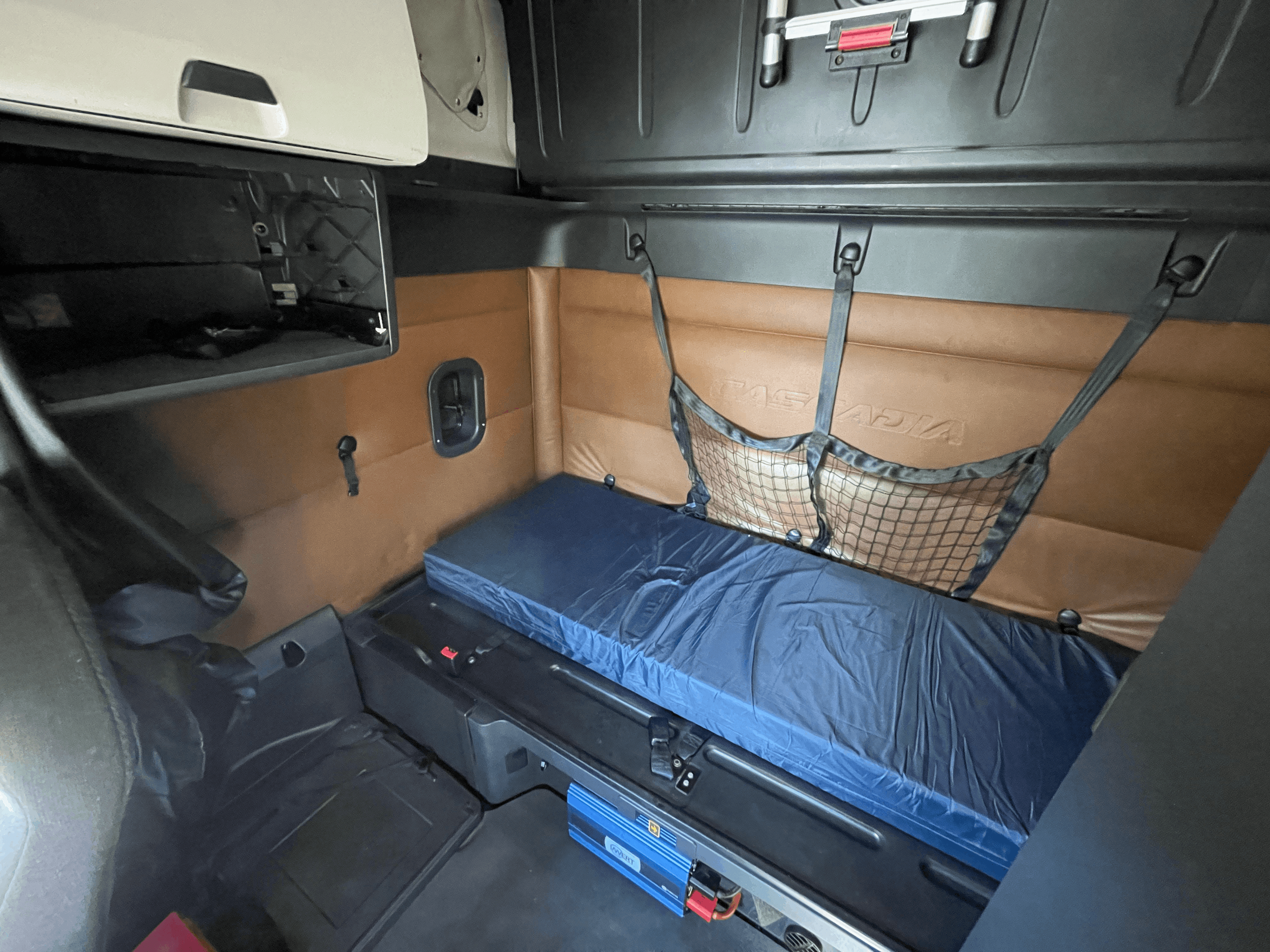 2021 Freightliner Cascadia image 13