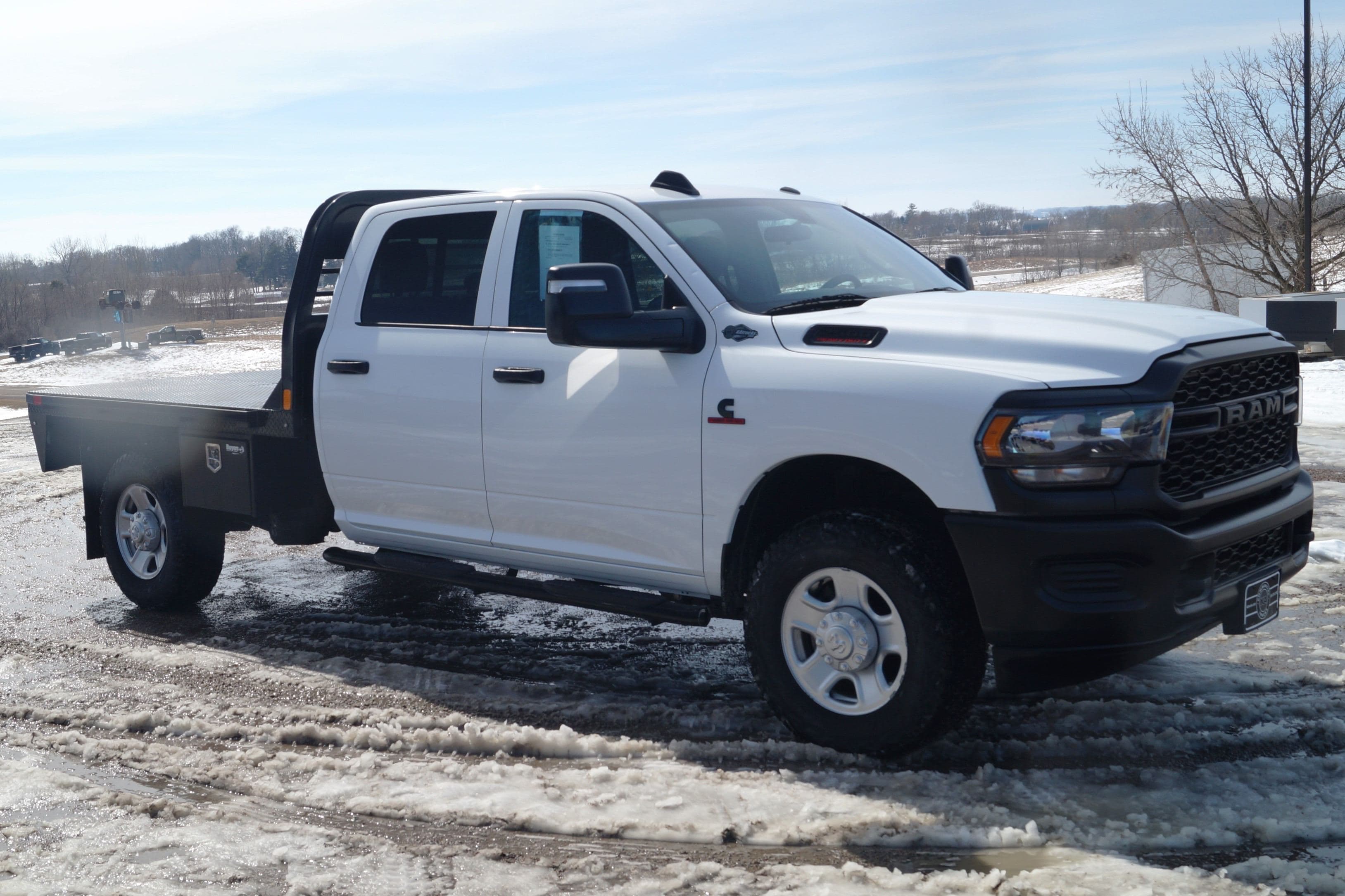 2023 RAM 2500 Tradesman - 8ft Flatbed - 4WD 6.7L I6 Cummins image 2