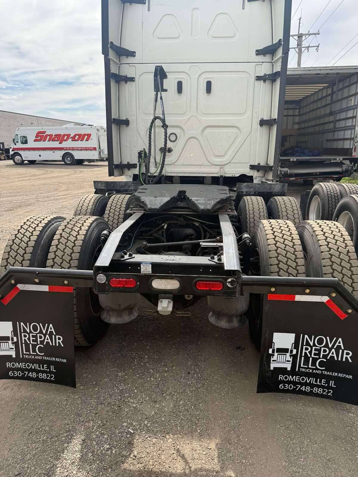 2020 Freightliner Cascadia image 4