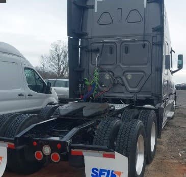 2025 Freightliner Cascadia image 3