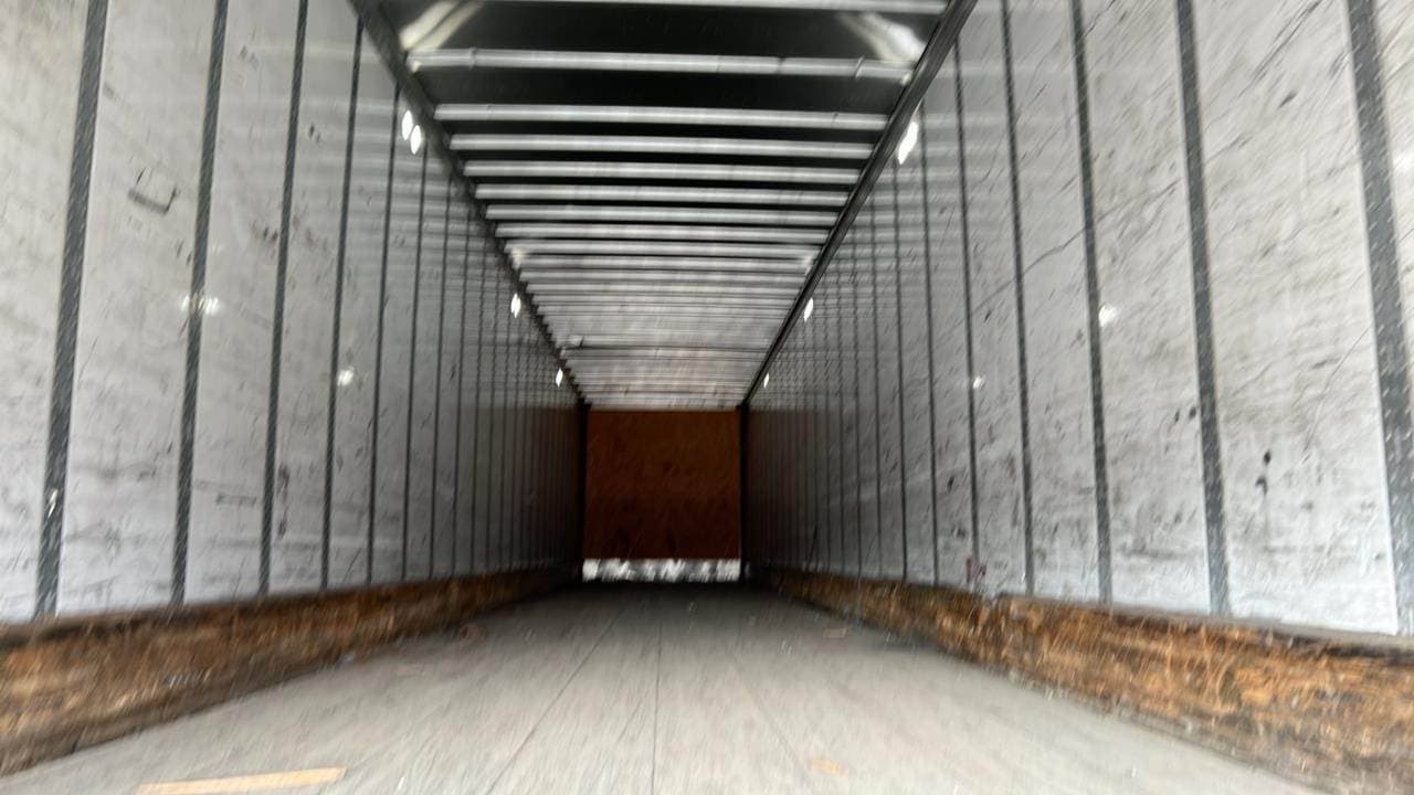 2015 Stoughton 53 ft Dry Van Trailer image 10