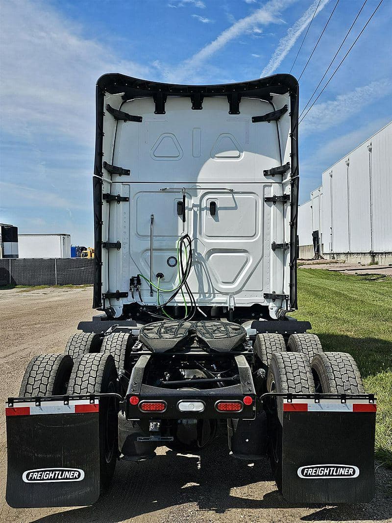 2026 Freightliner Cascadia 126 image 11