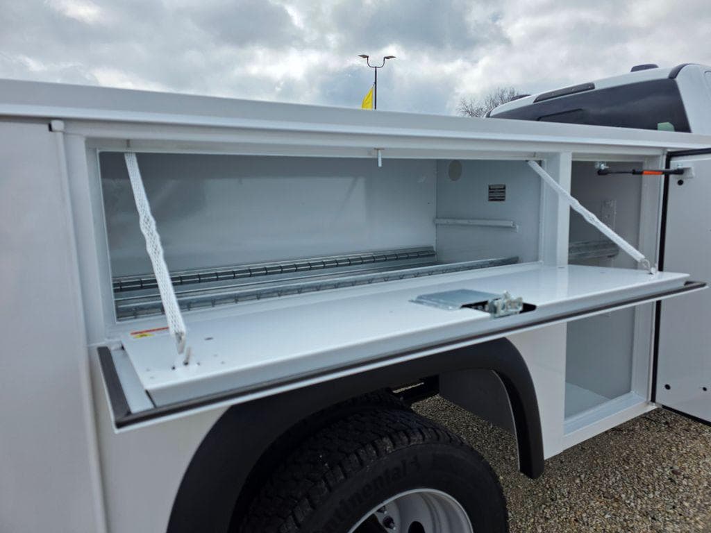 2026 Ford F-550SD XL Service Utility Body image 23