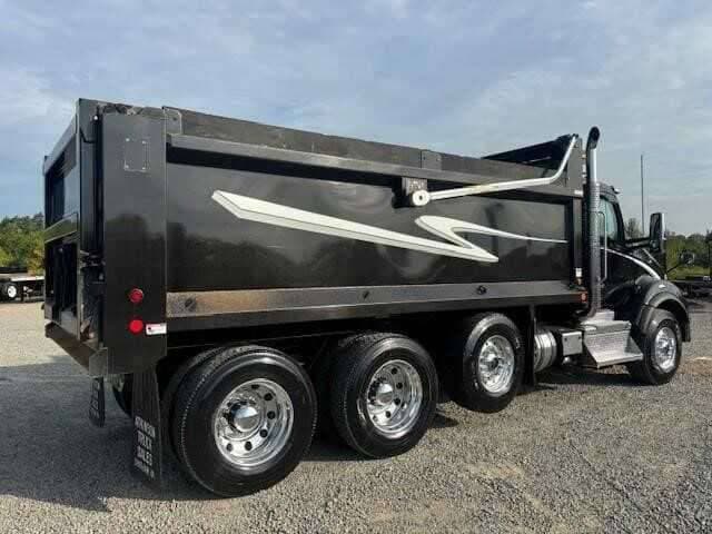 2023 Kenworth T880 image 8