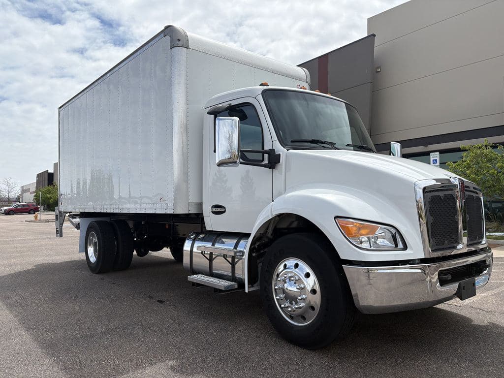 Used 2025 KENWORTH T280 image 6