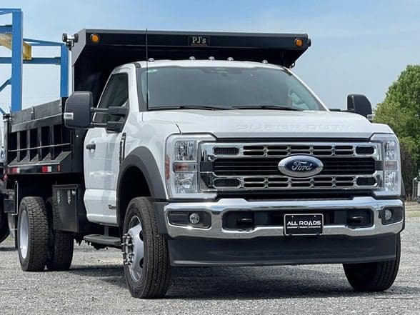 2024 Ford F550 image 3