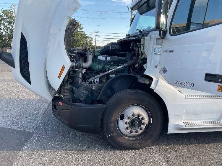 2022 Volvo VNL image 17