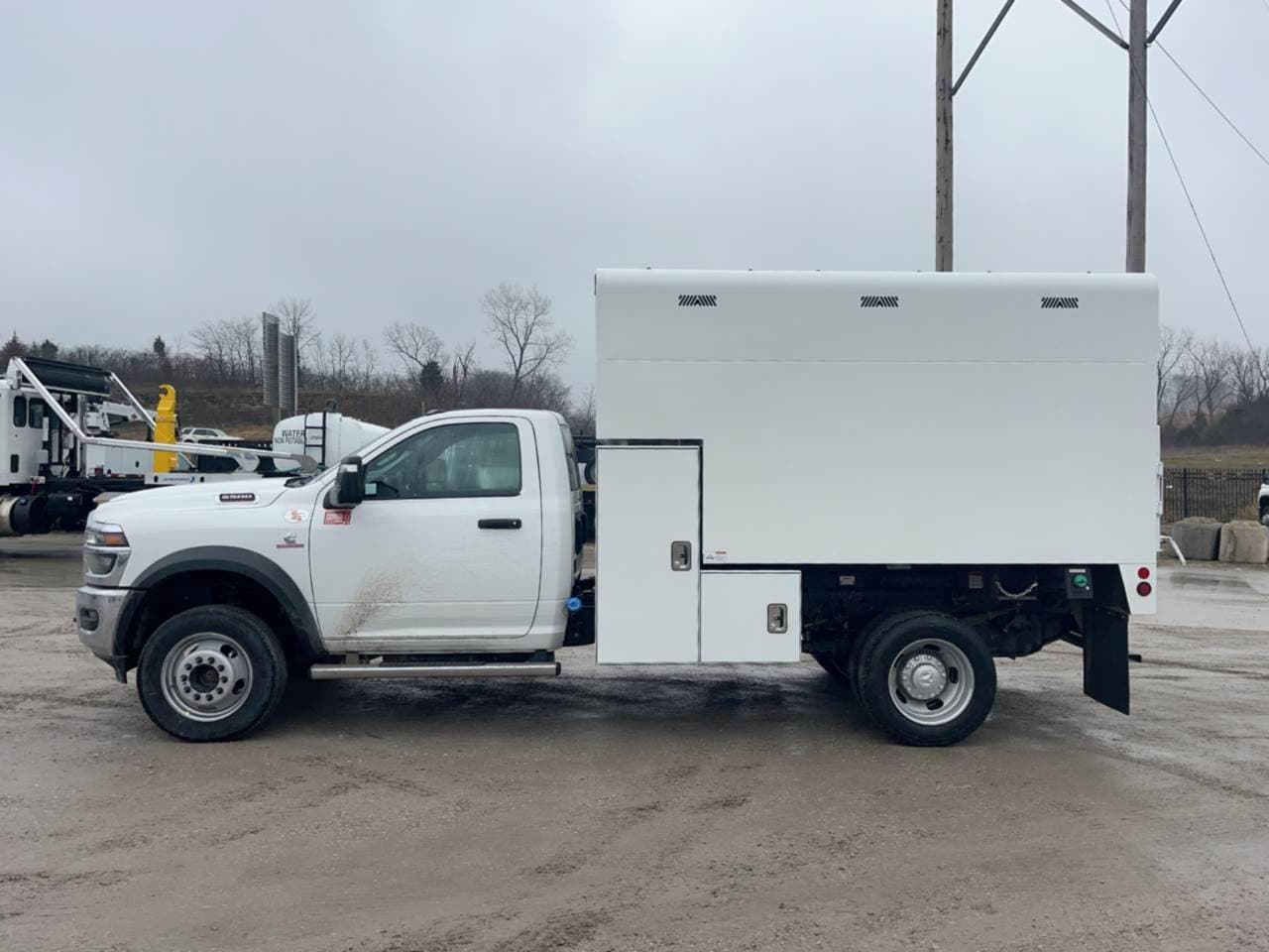 2026 RAM 5500 Chipper Truck - Cummins, 360HP image 4