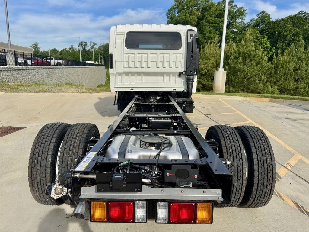 New 2027 ISUZU NPR-HD image 5