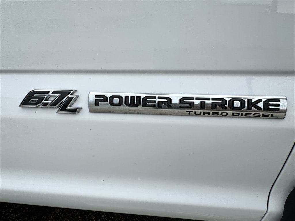 2017 Ford F550 image 42